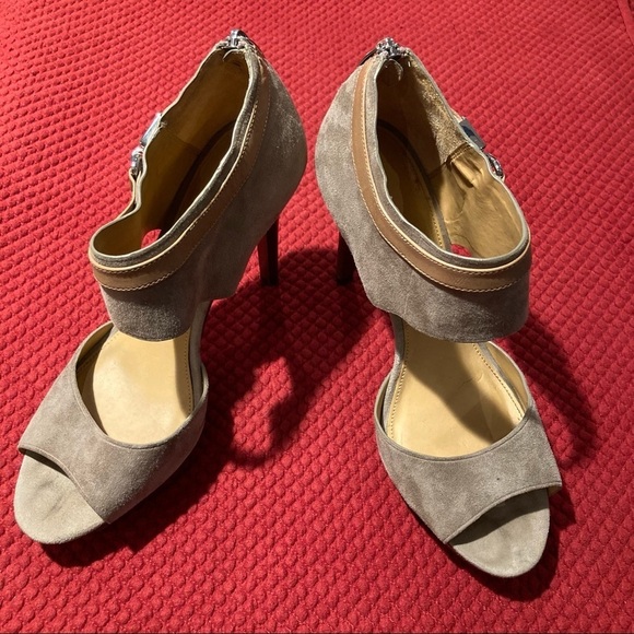 COACH Sz 10 Wexwood 1” Platform 4.5” Heels Suede Zip Back Closure Peep Toe Shoes - Picture 2 of 12